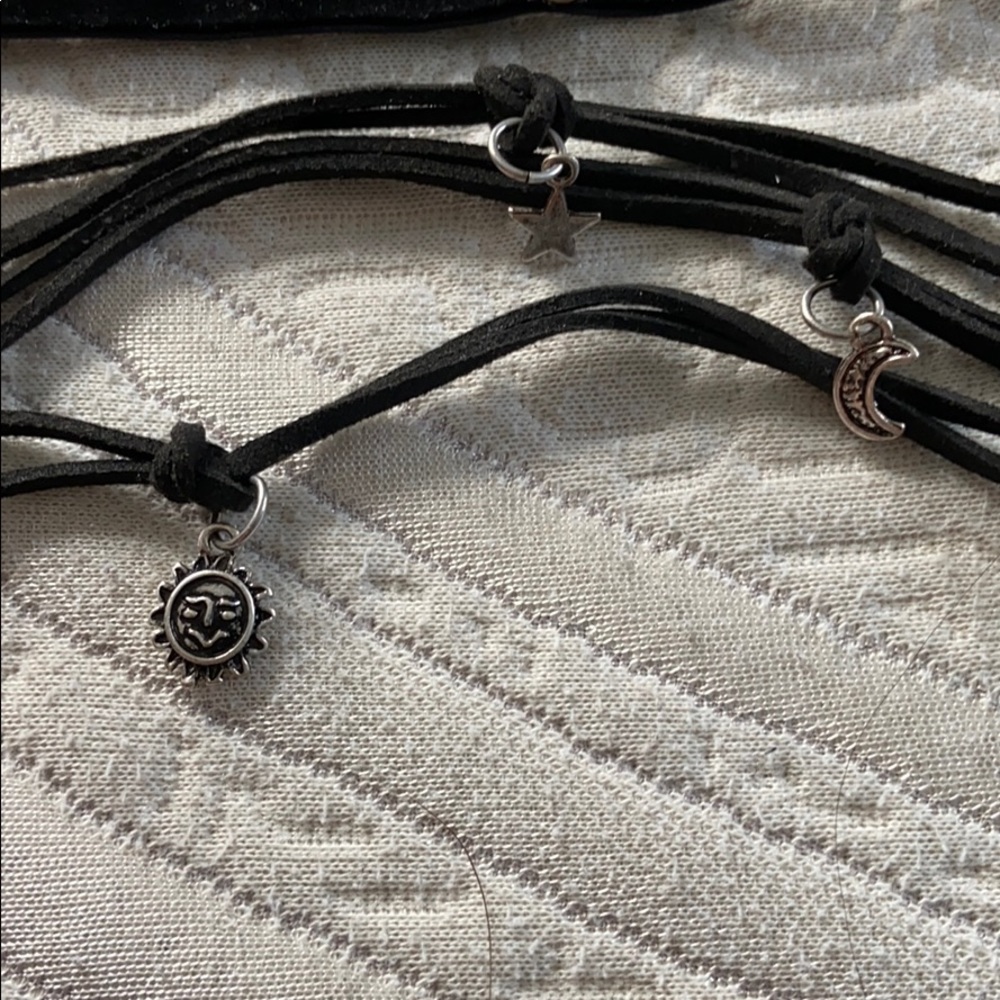 7 chokers - Picture 2 of 4